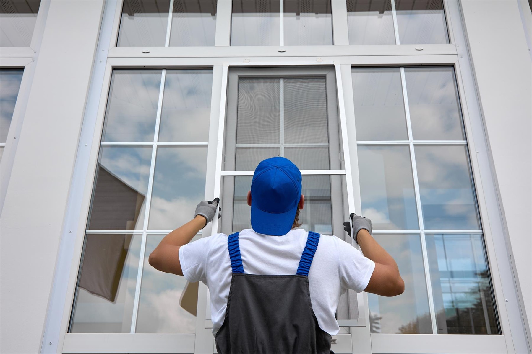 Vidrios reflectantes en sus ventanas